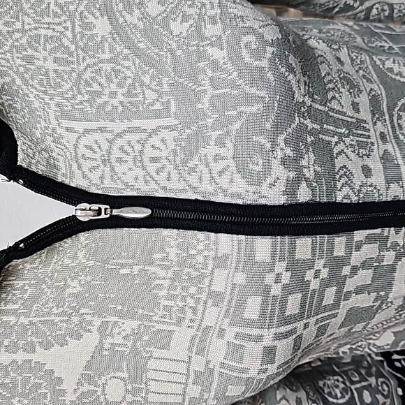 Chicos Hooded Zip Up Sweater Chicos Sz 0  (4) - Picture 3 of 15